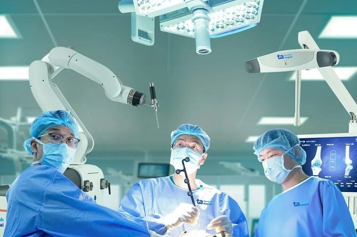 Robot AI chủ động thay khớp chuẩn xác vượt trội đã có mặt tại Việt Nam - Chuyên trang An Ninh Thủ Đô - Báo Công an nhân dân
