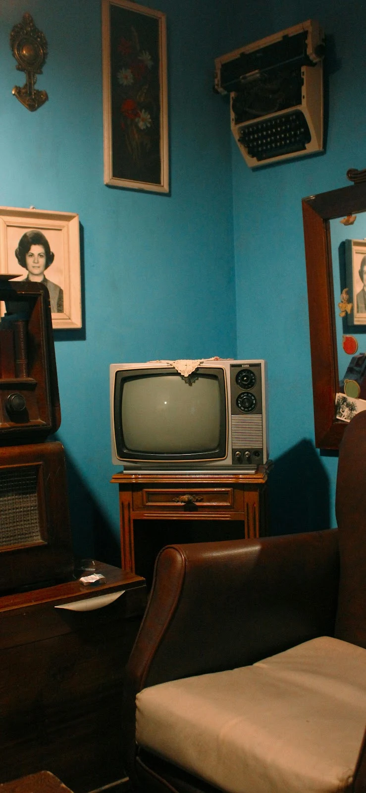 Old TV Set In Teal Room - Vintage Interior Photography 4K iPhone Wallpaper (2378x5152)