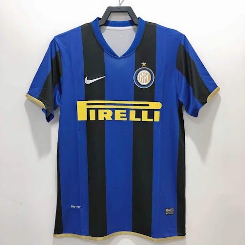 Camiseta local del Inter de Milán 2008-09 (versión Champions League).jpeg