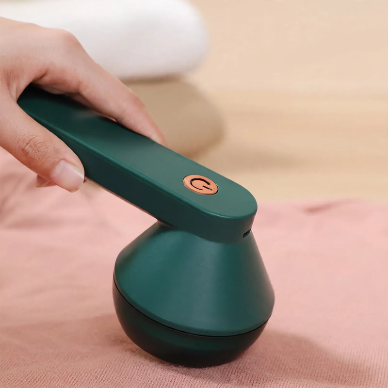 USB rechargeable lint remover for clothing