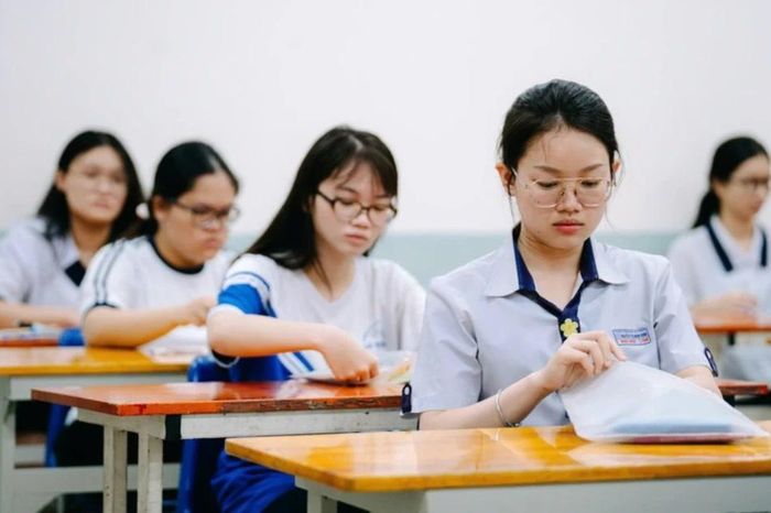 Thủ tướng chỉ đạo tổ chức kỳ thi tốt nghiệp 2026 giảm áp lực, chi phí - Báo Tri thức &amp; Cuộc sống