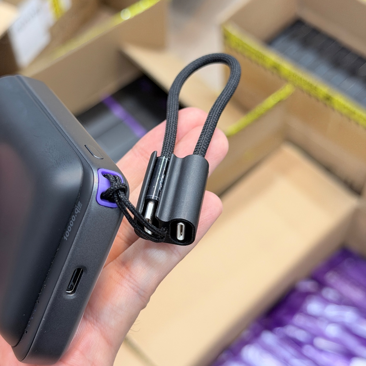 Cáp USB-C tích hợp trên Pin sạc LISEN MagSafe P604