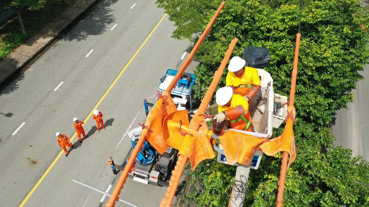 Nắng nóng kỷ lục 2026: EVNSPC triển khai giải pháp cấp điện an toàn, liên tục