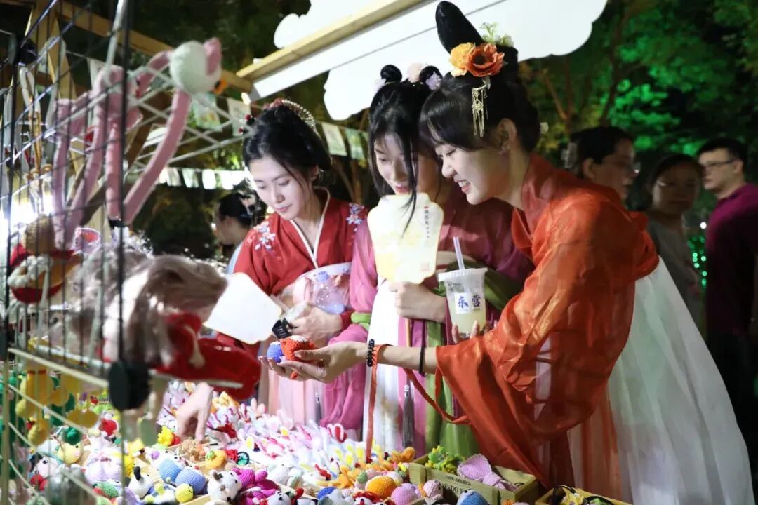 Qingfeng night market photo 3
