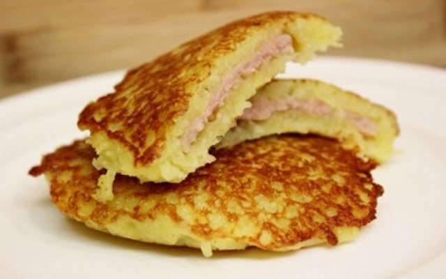 Bánh Khoai Tây Kẹp Thịt