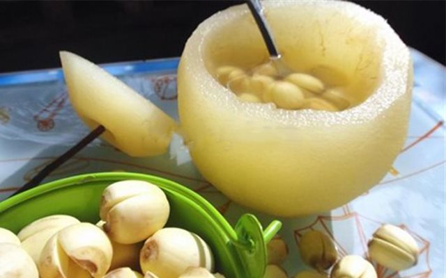 Chè Sen Hấp Lê