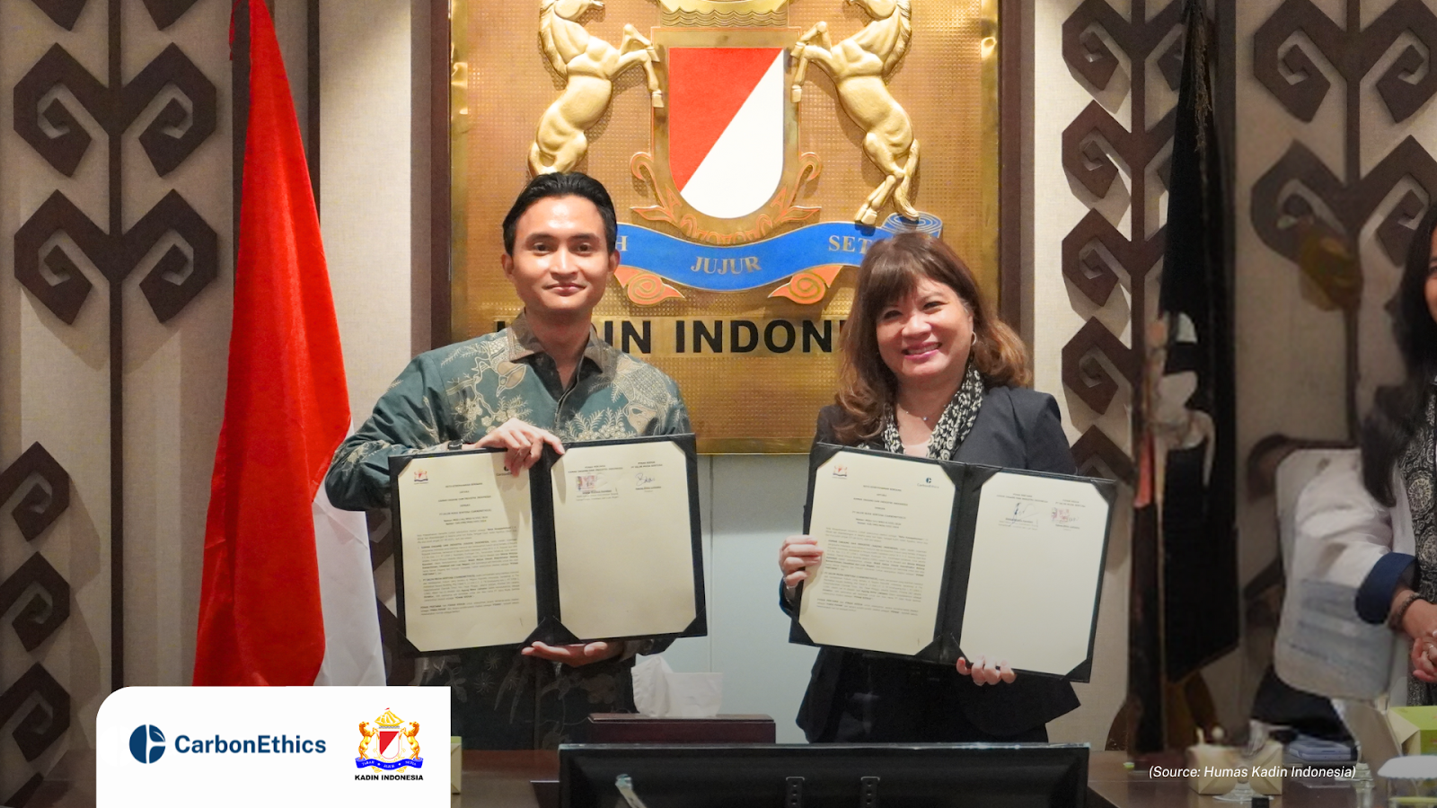 CarbonEthics and KADIN Indonesia have formed a strategic partnership to protect and restore Indonesia's mangrove forests. The TERA program aims to combat climate change, support local communities, and drive sustainable economic growth.