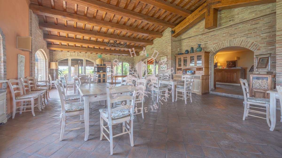 אחוזת סרנלה (Tenuta Serenella) — 70