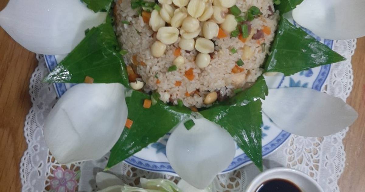 Cơm hấp lá sen