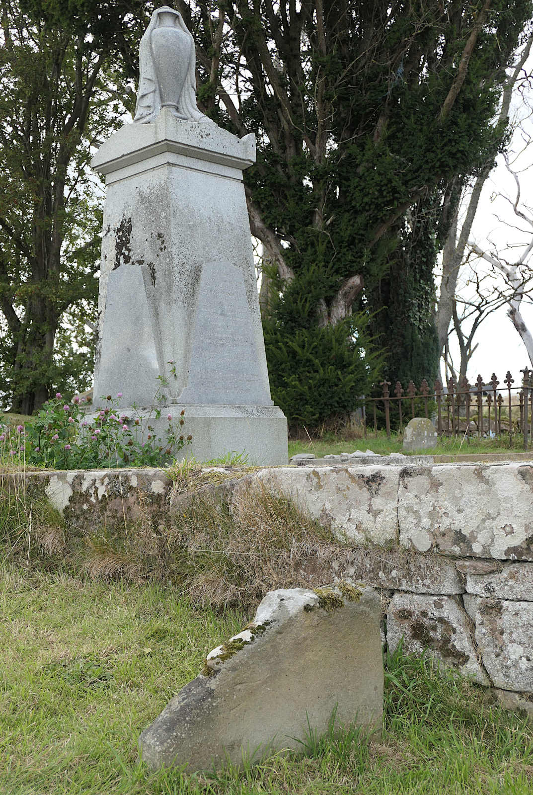 Guisachan_Generals_Memorial_Hugh_Munro_memorial_20220914_7115.jpg