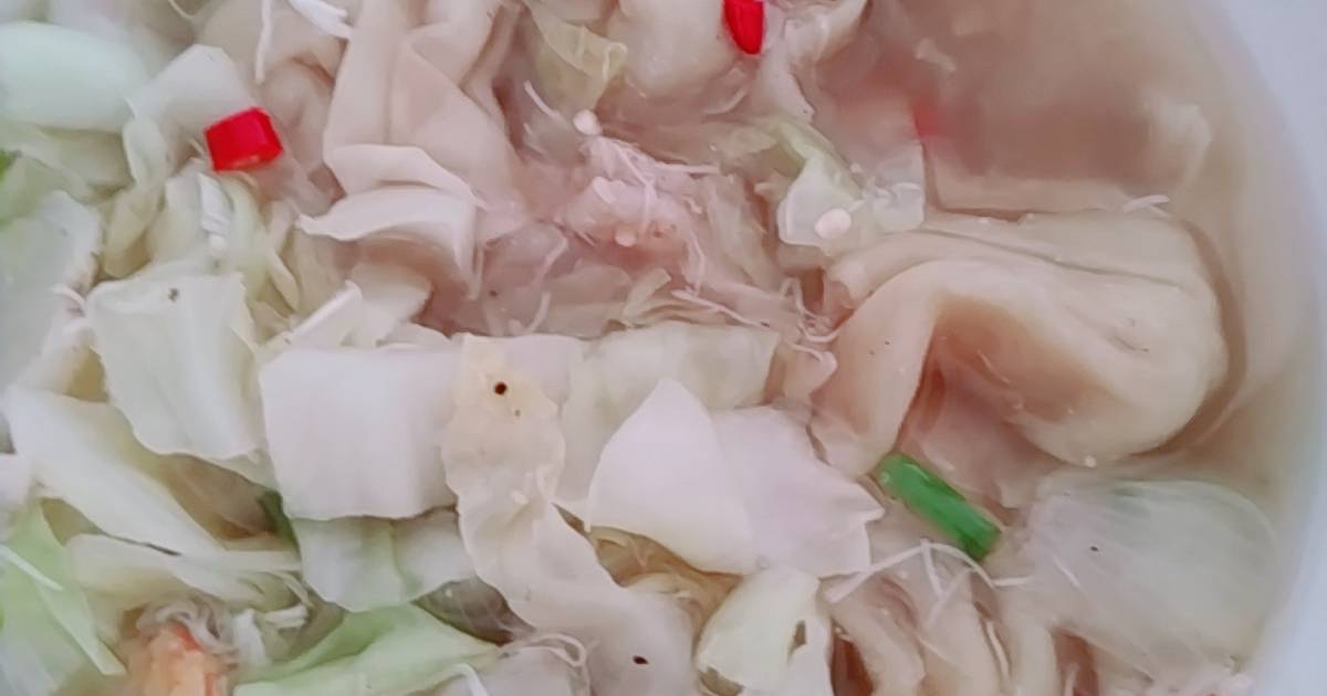 Hoành thánh súp tôm ghẹ ăn sáng