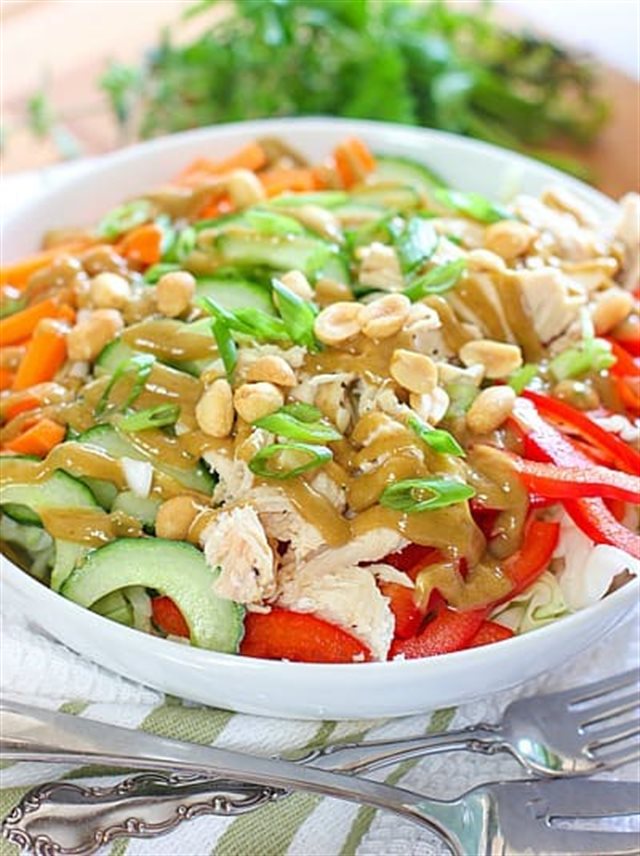 Gỏi Gà Rau Củ Kiểu Thái