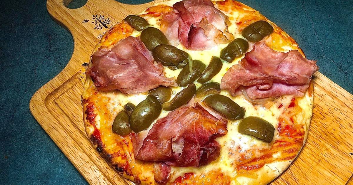 Pizza Thịt Nguội, Phô Mai và Olive