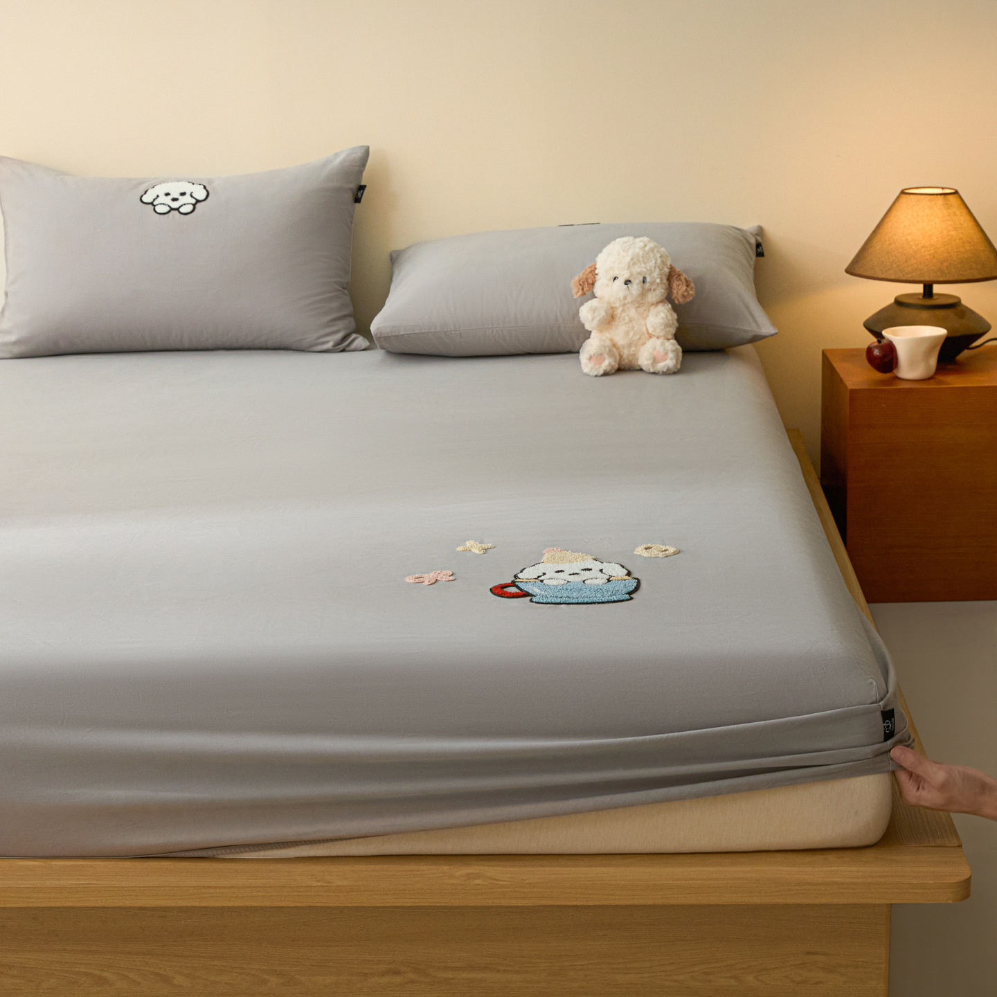 Cotton fitted sheet with cartoon motifs, 120–200 cm