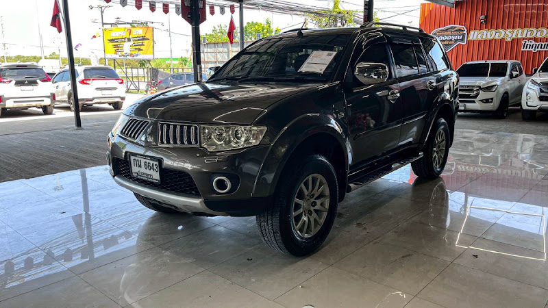 MITSUBISHI PAJERO