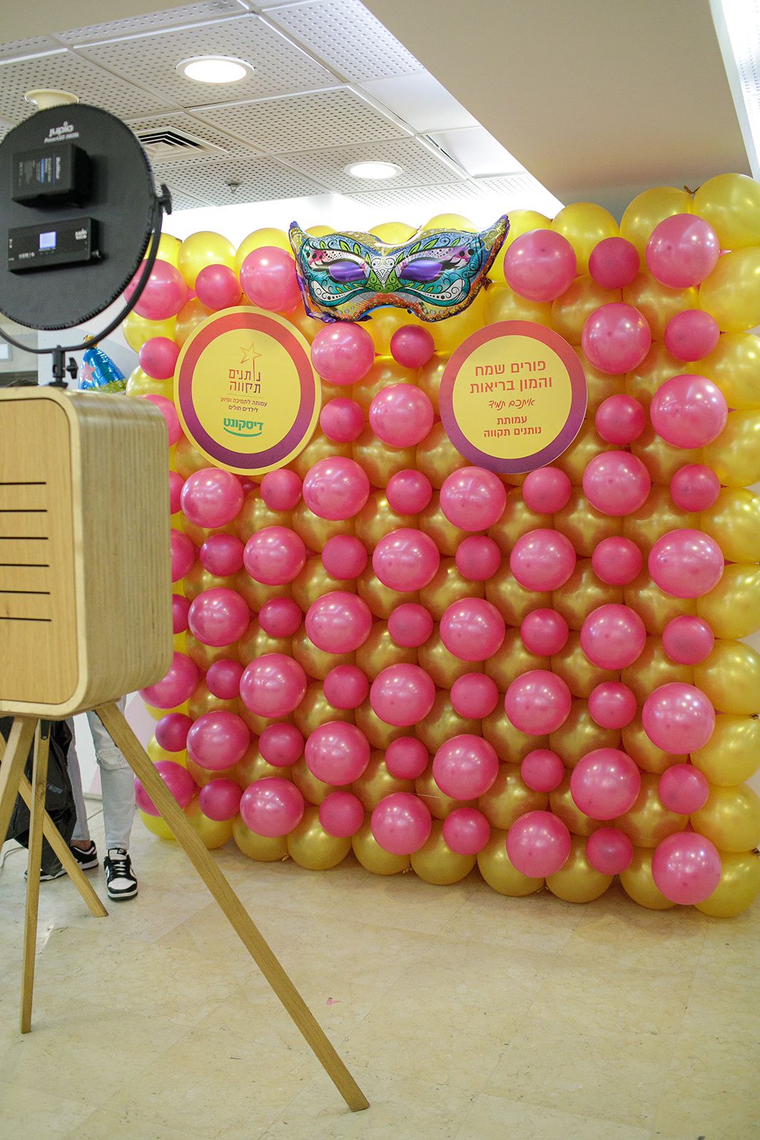 מיתוג קירות תצוגה לכנסים