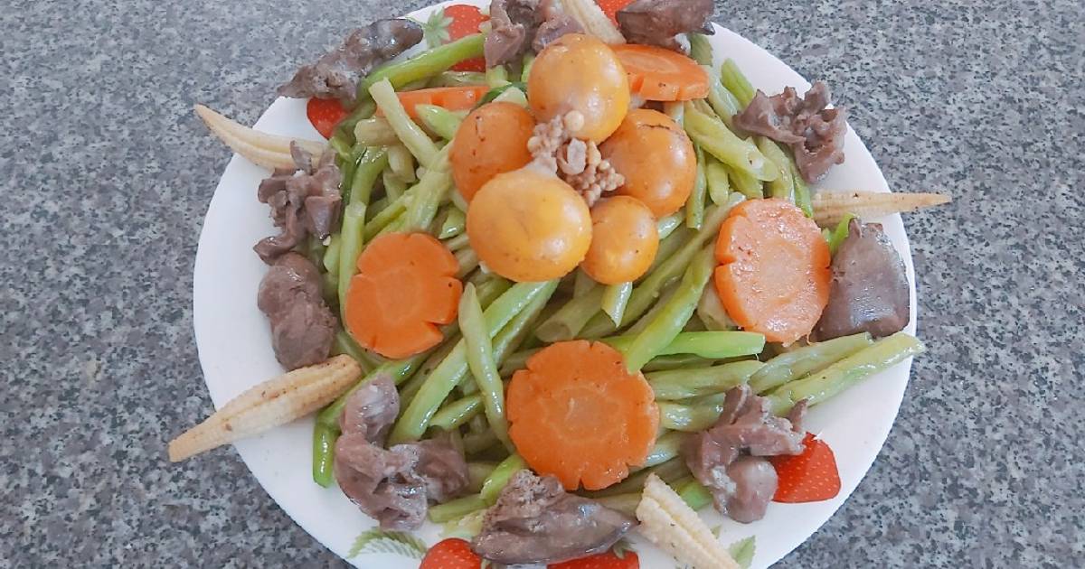 Lòng gà, trứng non xào đậu que