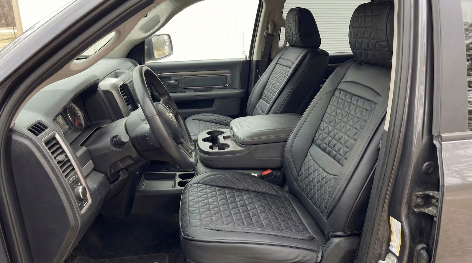 Premium seat cover for Ram 3500