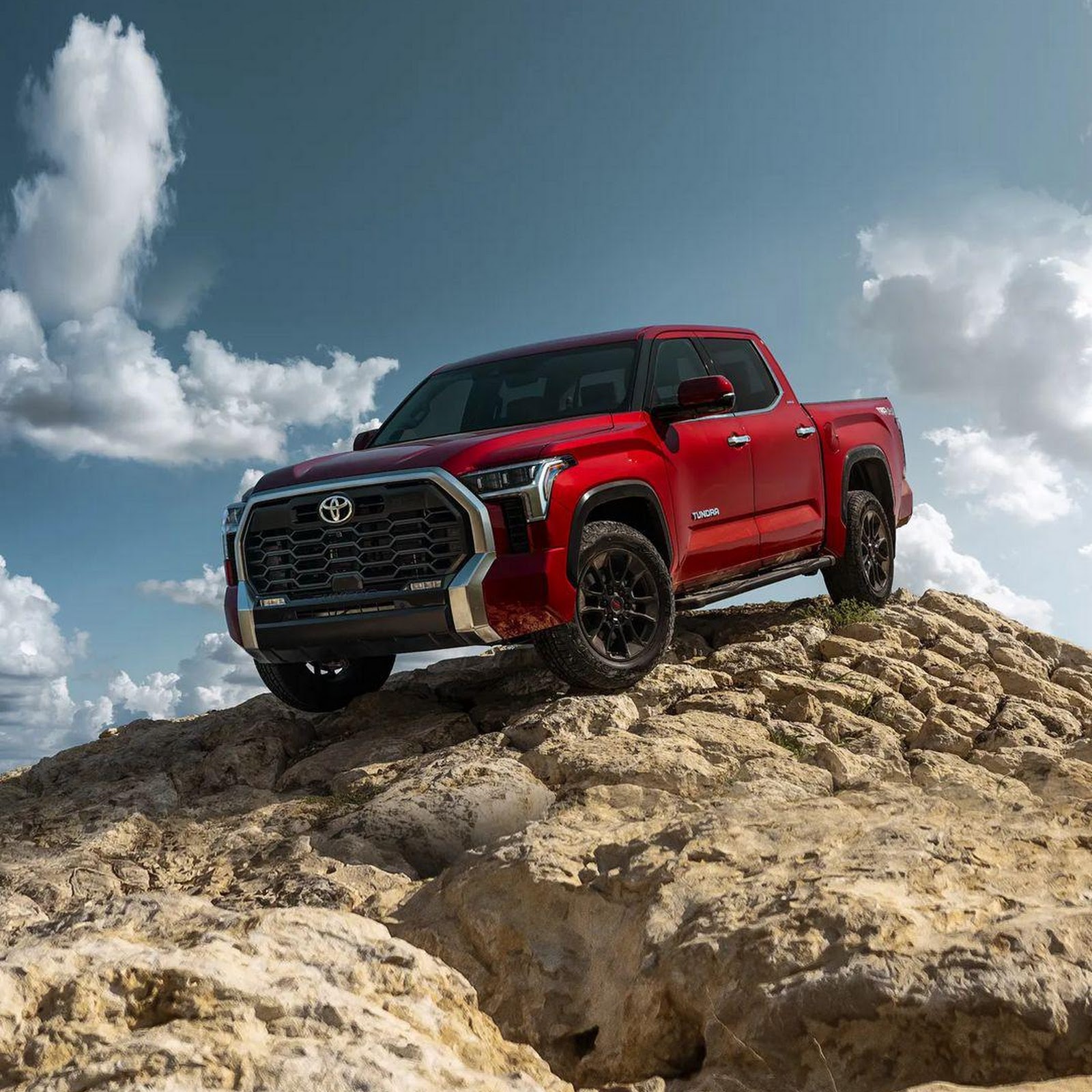 Download Toyota Tundra On Rocky Hill iPhone