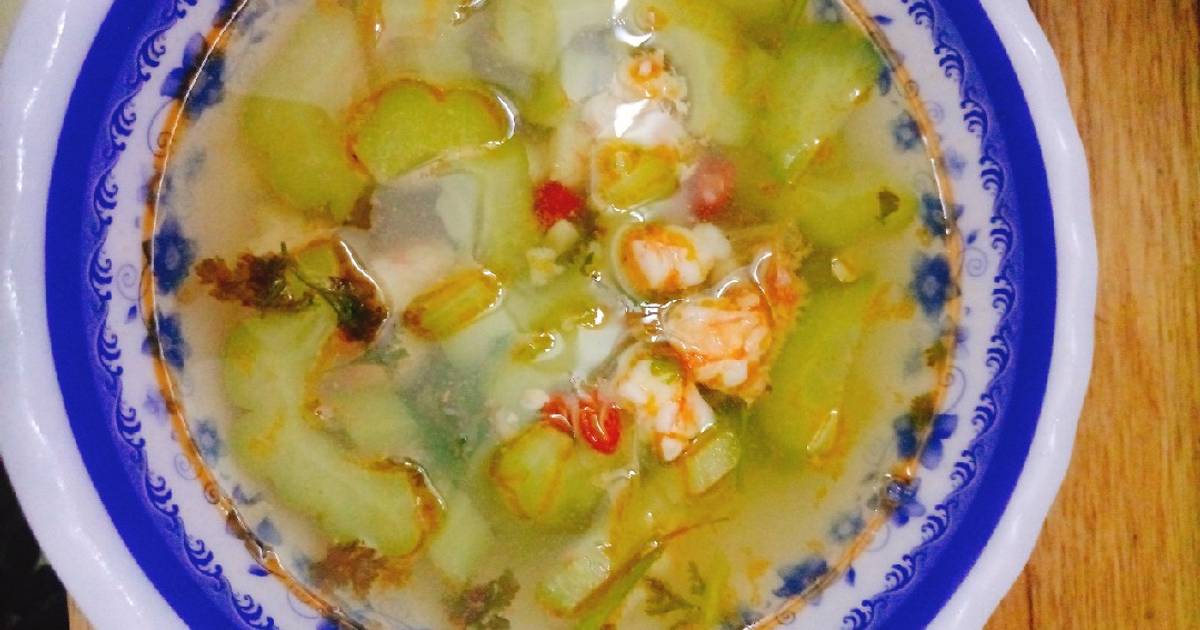 Canh tôm nấu với khổ qua