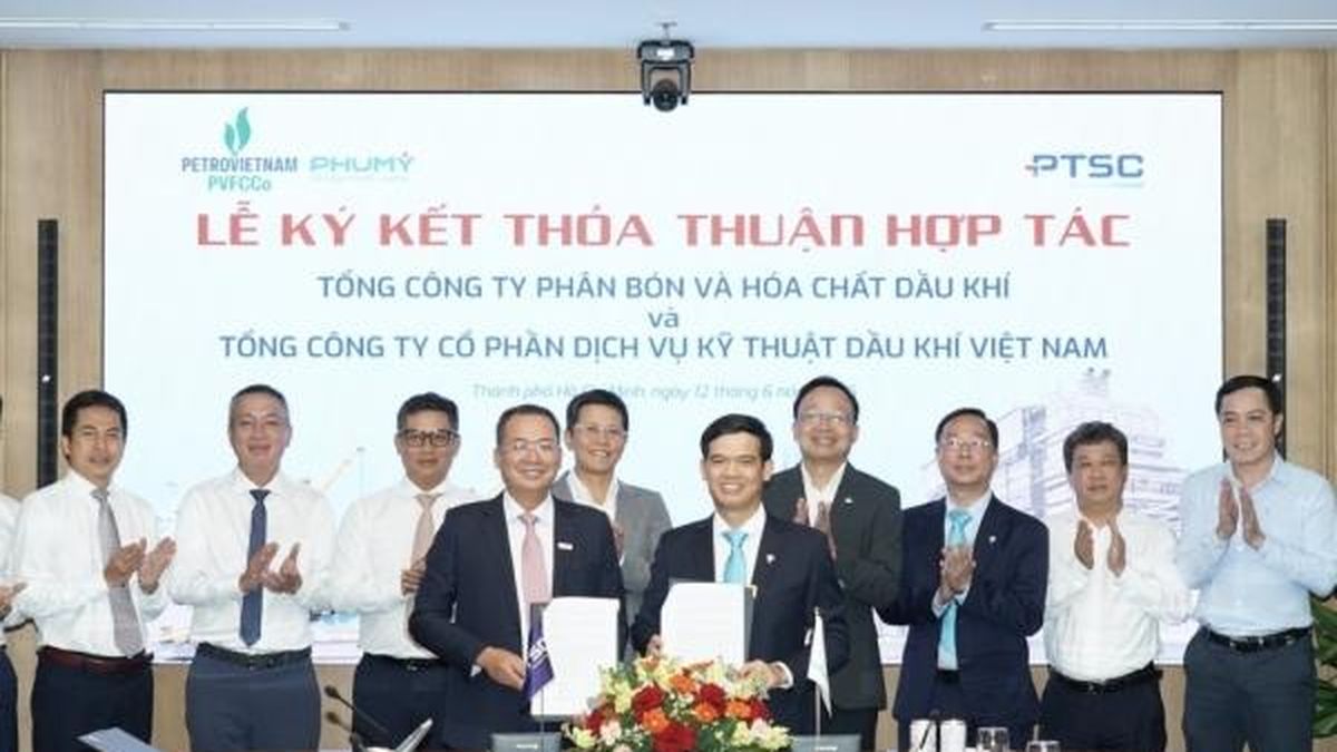 [VIDEO] PVFCCo và PTSC ký kết Thỏa thuận Hợp tác Chiến lược, tăng cường liên kết trong hệ sinh thái Petrovietnam - Tạp chí Petrotimes