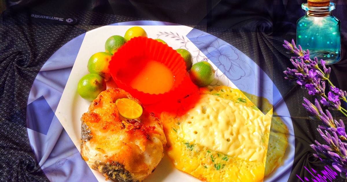 Cá chiên chấm mắm tắc
Chả trứng thịt bò bằm mĩx rau bina
Phủ phô mai tươi