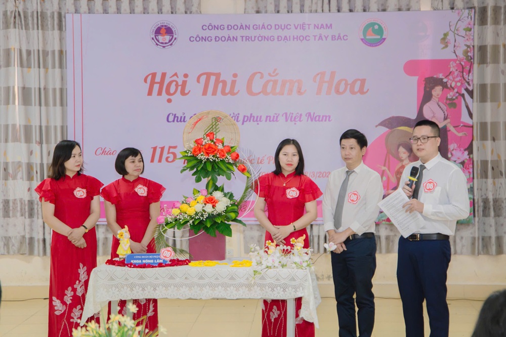 Công đoàn Trường đại Học Tây Bắc tổ chức hội thi cắm hoa chào mừng ngày Quốc tế phụ nữ 8/3