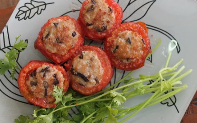 Cà Chua Nhồi Thịt Bằm