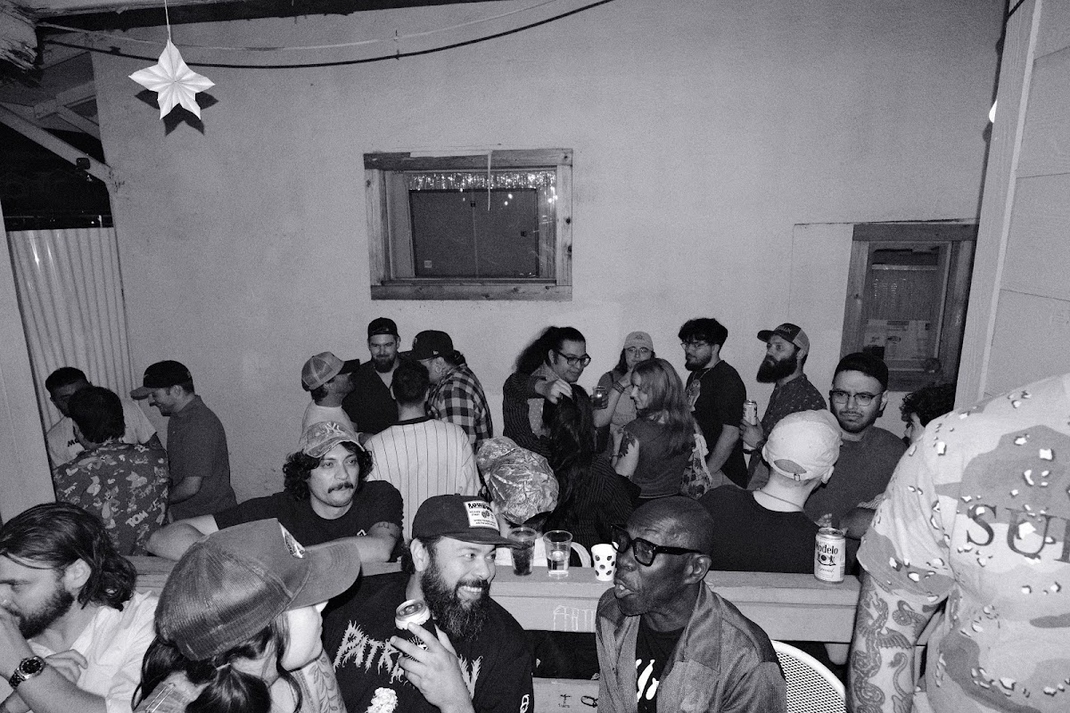 @tlau.photos_thelostandunfounds_2026-03-22_austin_last_night_noir_010