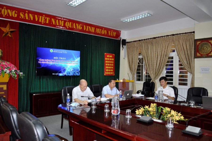 Hội thảo trực tuyến "Tăng cường ứng dụng công nghệ thông tin và chuyển đổi số tại Trường Đại học Tây Bắc"