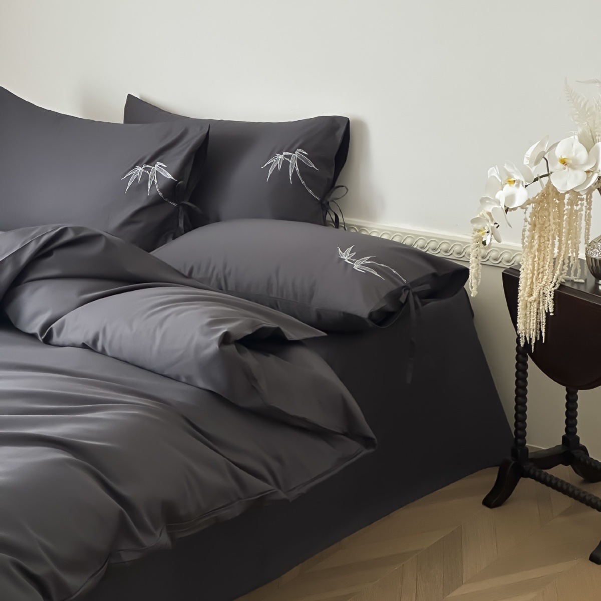 Cotton bedding set, 4 pieces, embroidered