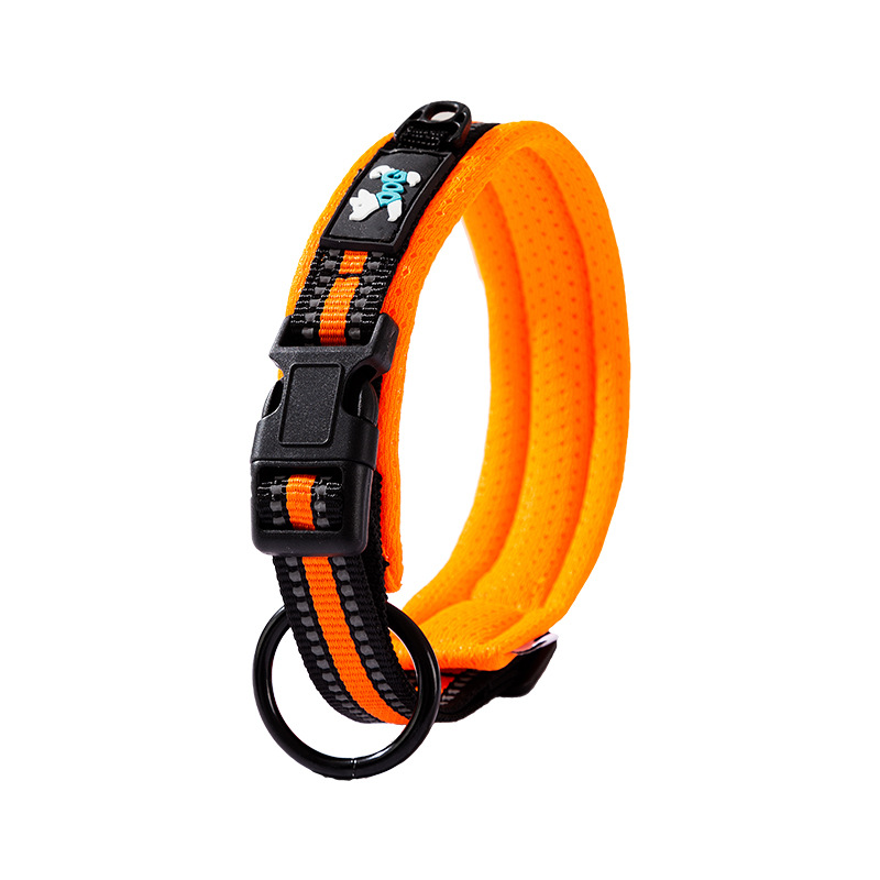Fabric collar for dogs, adjustable and durable