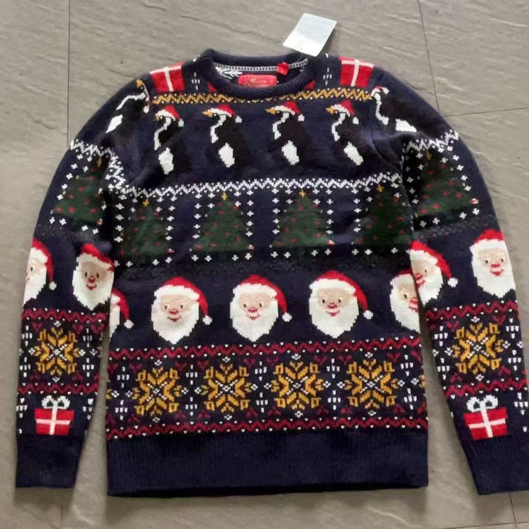 Loose knitted sweater with Christmas motif