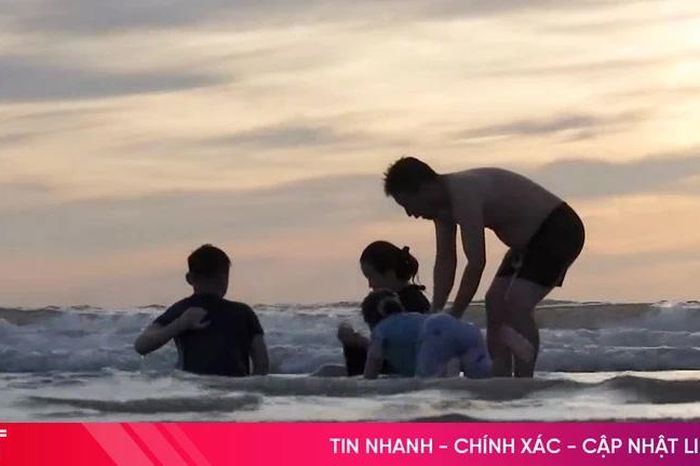 Thức giấc cùng bình minh ở biển Xuân Thành - Báo Hà Tĩnh