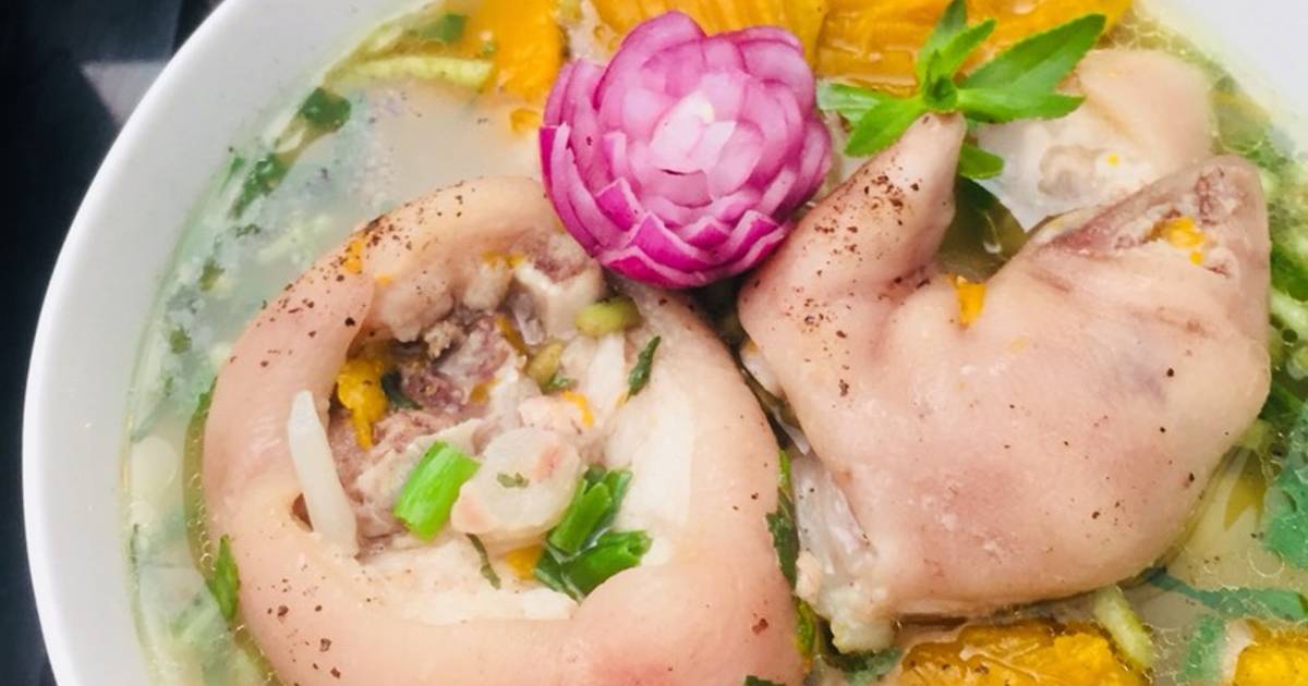 Canh bí đỏ hầm giò heo