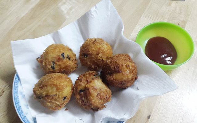 Trứng Cút Bọc Khoai Tây Chiên Xù