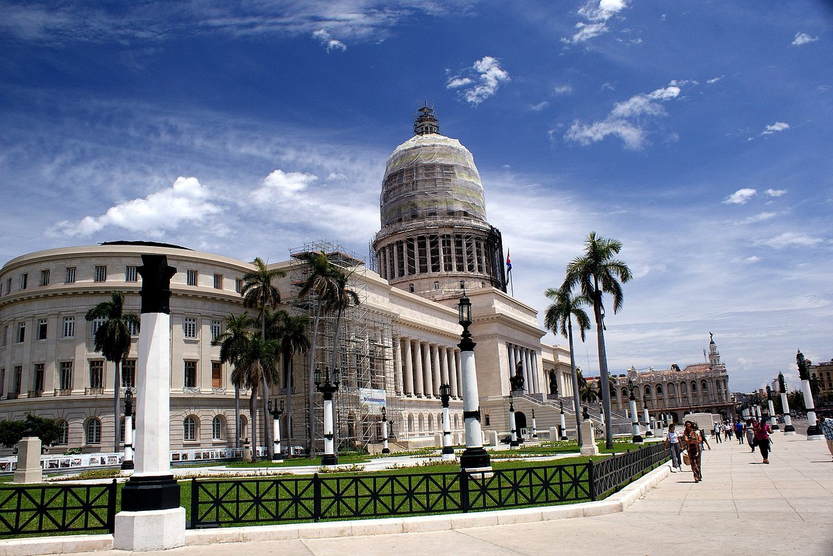 -Couple Autotour Cuba-: quoi visiter comme beau monument ou batiment ?