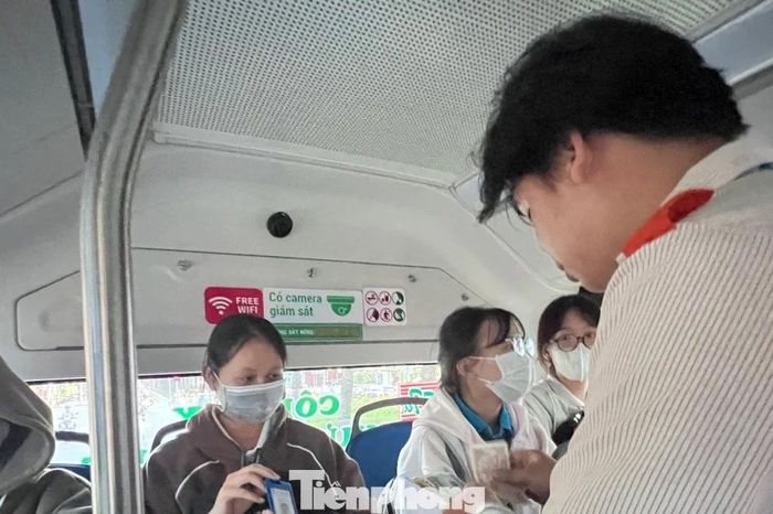 Xe buýt '0 đồng', người dân TPHCM mong đợi - Báo Tiền Phong