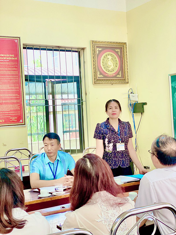 Khoa Khoa học Xã hội chia sẻ chuyên môn và tư vấn hướng nghiệp tại Trường PTDT Nội trú THCS & THPT Sông Mã