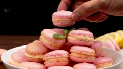 Macaron Phô Mai
