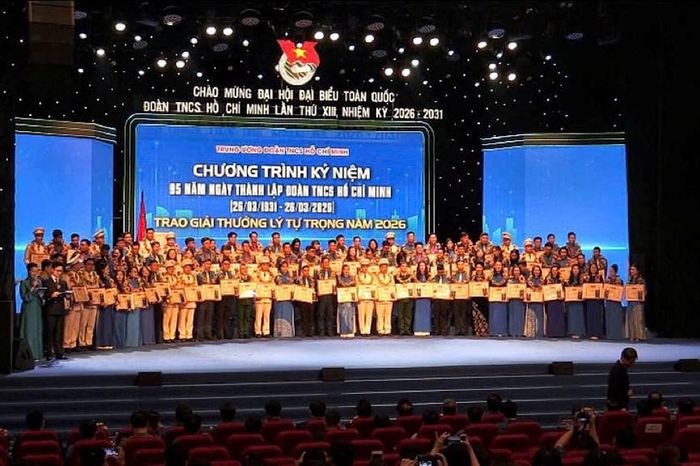 Trung ương Đoàn đón nhận Huân chương Lao động hạng Nhất và vinh danh 100 cán bộ Đoàn xuất sắc - Báo Văn hóa
