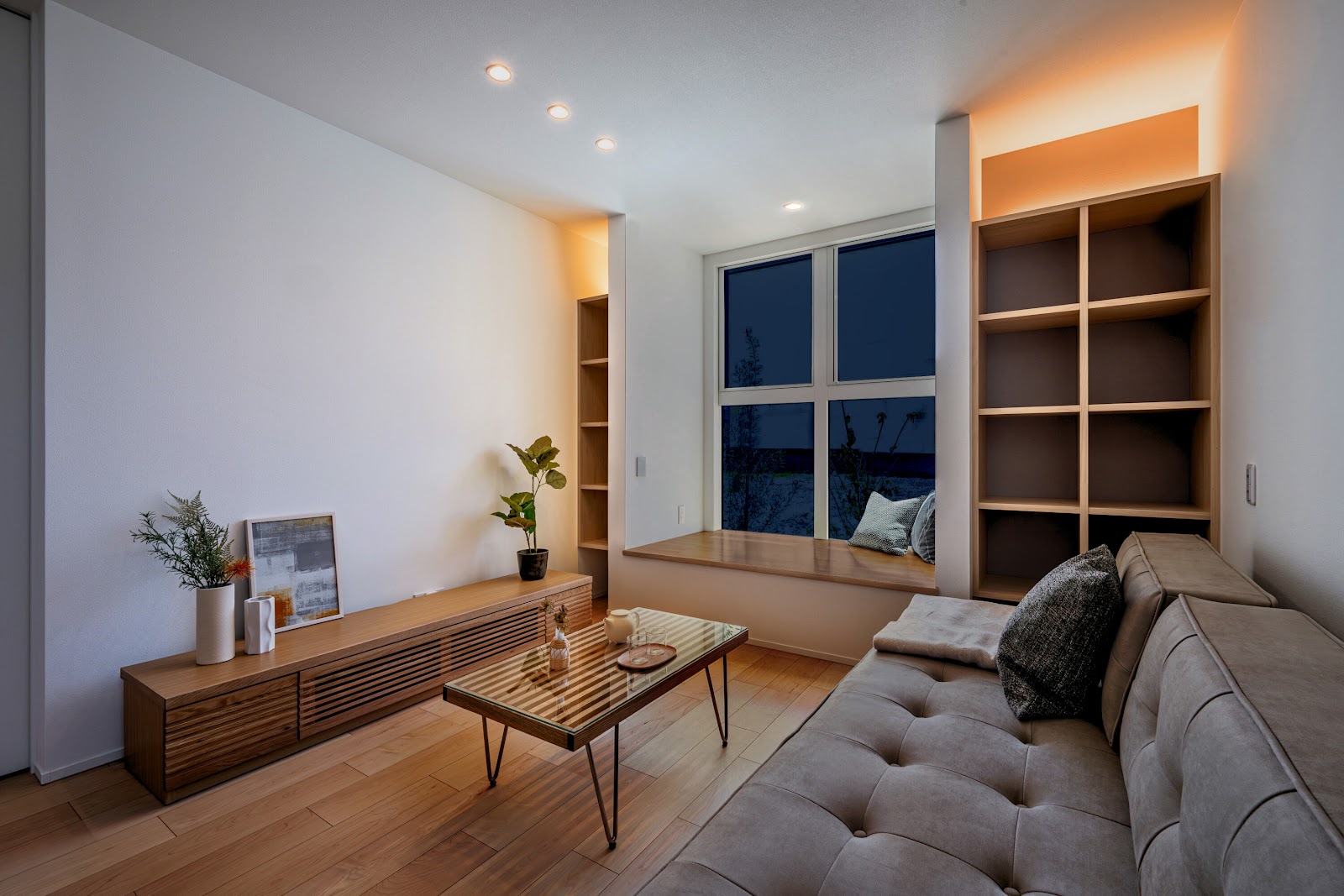 夜間の照明の様子、STEP01：ナチュラ、STEP3：オプション選択無し