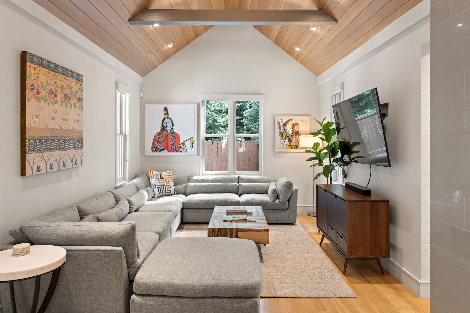 Aspen, Colorado, USA — 3-Bed Villa With Mountain Views 2
