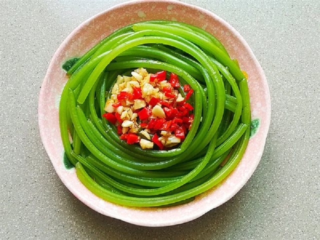 Rau Khoai Lang Luộc Trộn Sốt Tỏi Ớt