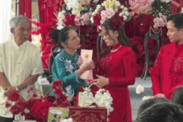 Ông bà khóc khi trao vàng, sổ đỏ cho cháu gái mồ côi đi lấy chồng - Tạp chí Tri thức