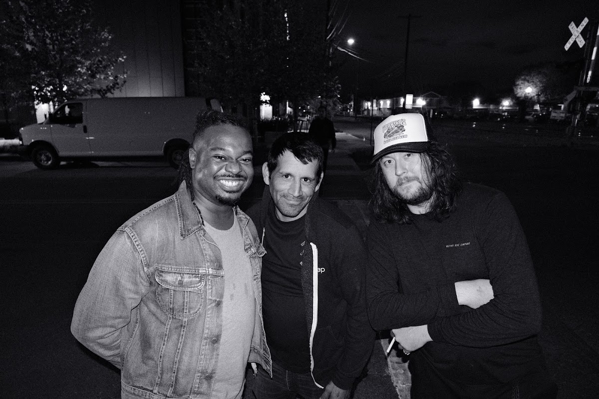 @tlau.photos_thelostandunfounds_2026-03-29_austin_last_night_noir_038