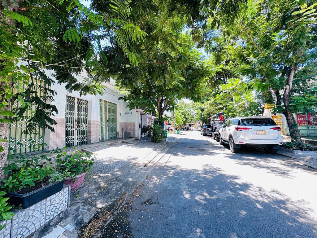 Trống phòng số 09 ngày 05/01 cạnh bến xe 4