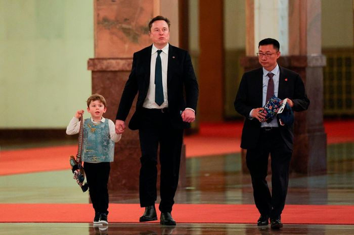 Tỷ phú Elon Musk gây chú ý - Tạp chí Tri thức