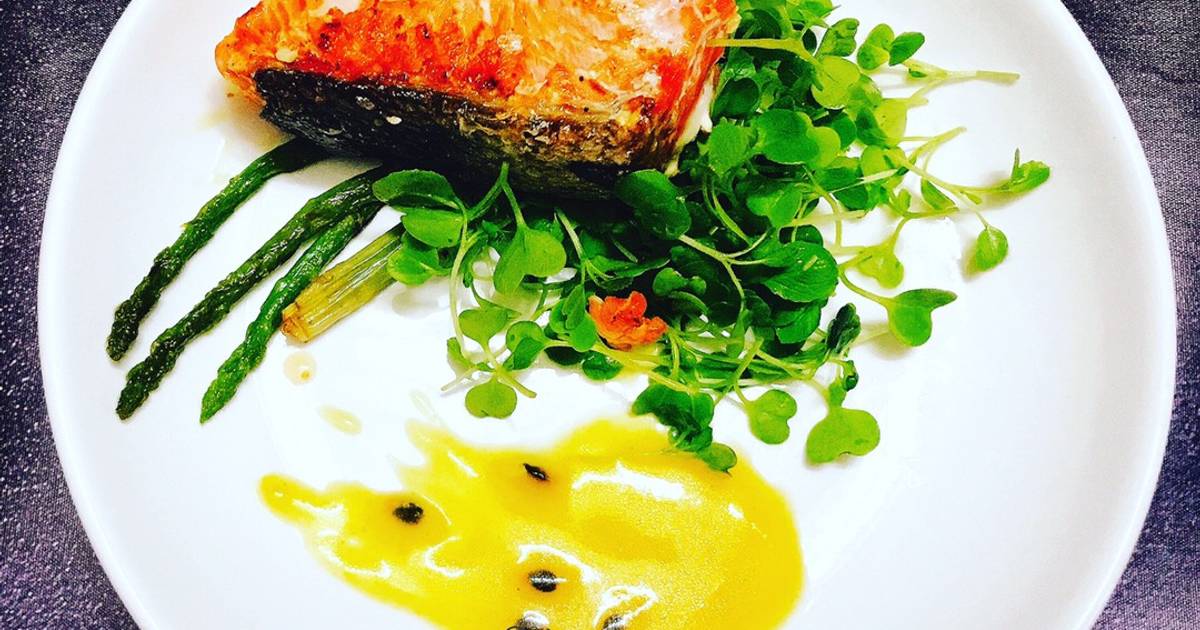 Eat clean - Cá hồi sốt chanh dây