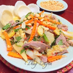 Vậy là các bạn đã hoàn thành xong cách làm gỏi lưỡi heo chua cay ngon miễn chê tại nhà rồi. Chúc các làm thành công món gỏi ngon hấp dẫn này!